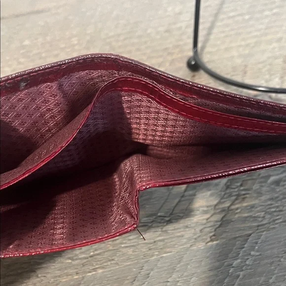 Vintage Elegant Red Leather Wallet - Picture 6 of 8